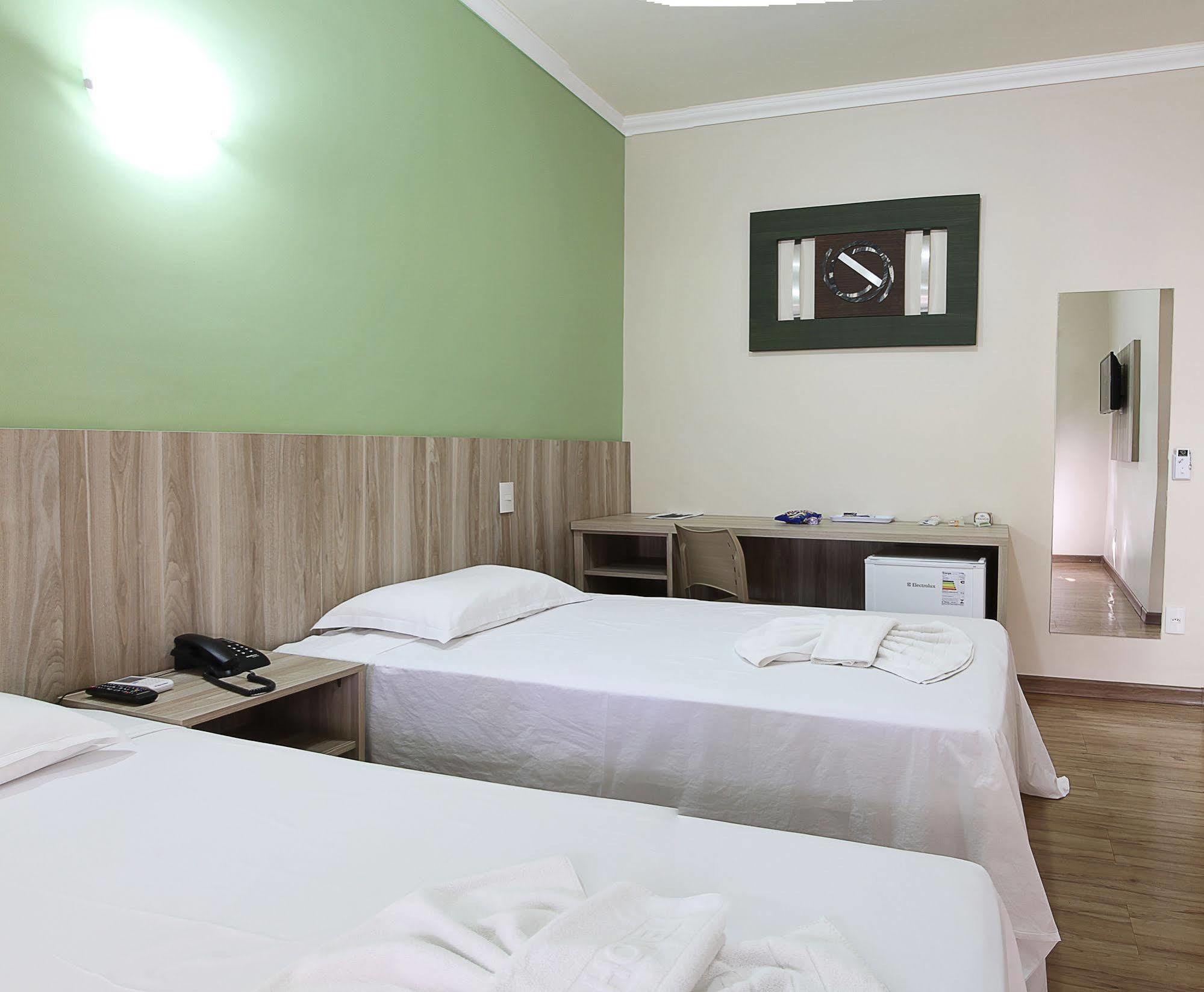 Hotel Jaguar อูเบราบา ภายนอก รูปภาพ